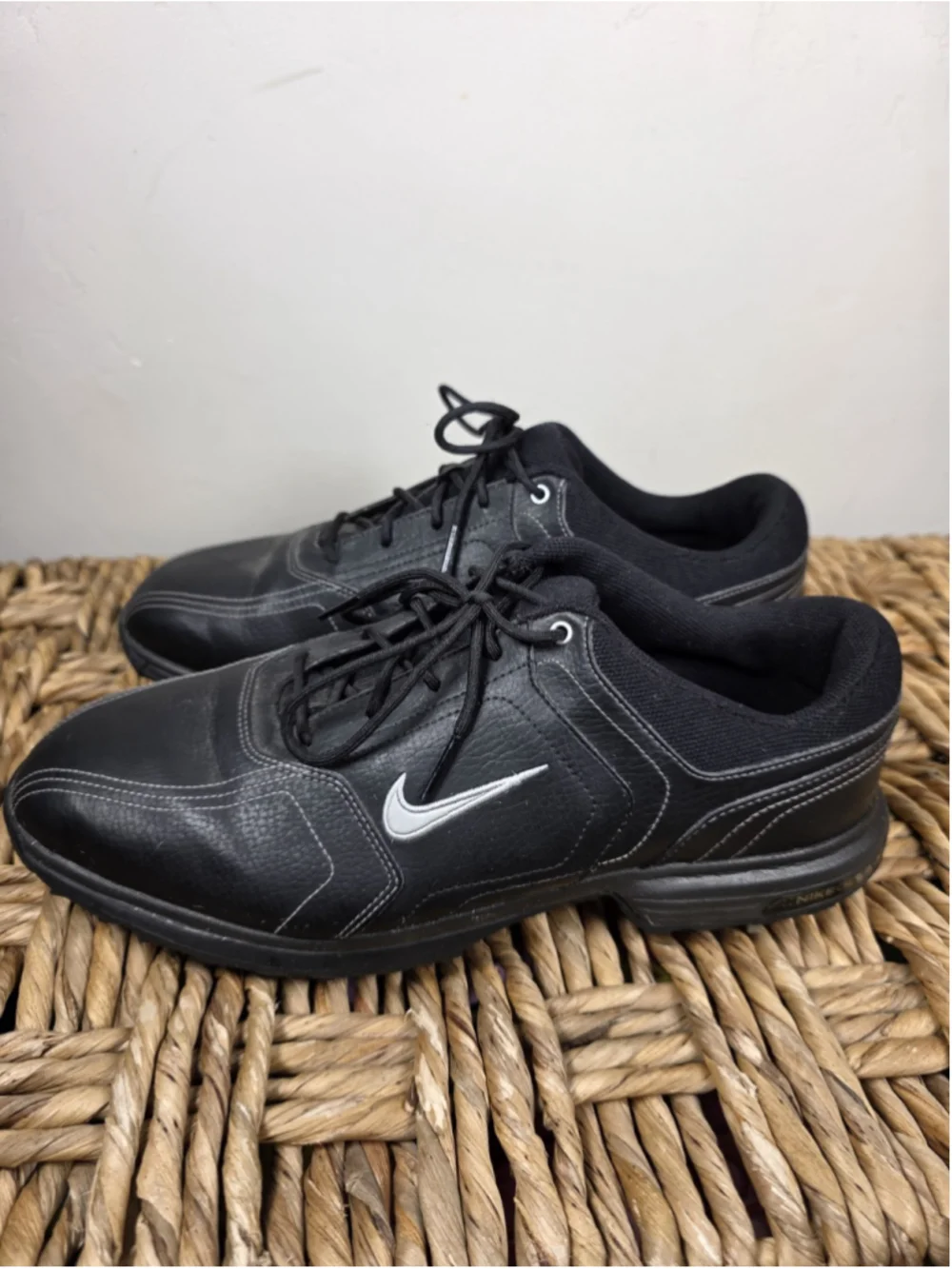 Nike Heritage Golf Shoes Mens 9W Wide Black Leather Soft Spikes 336041-001